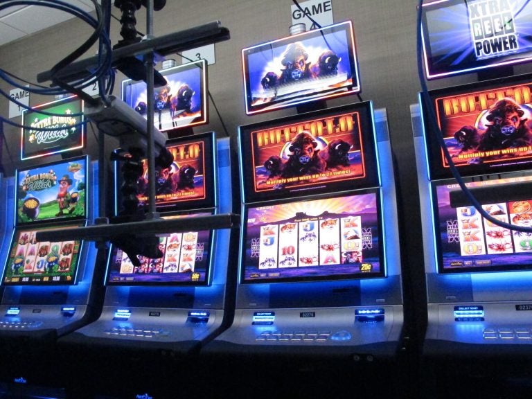 online casino roulette table game