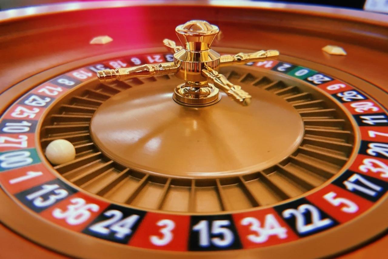 online casino roulette table game